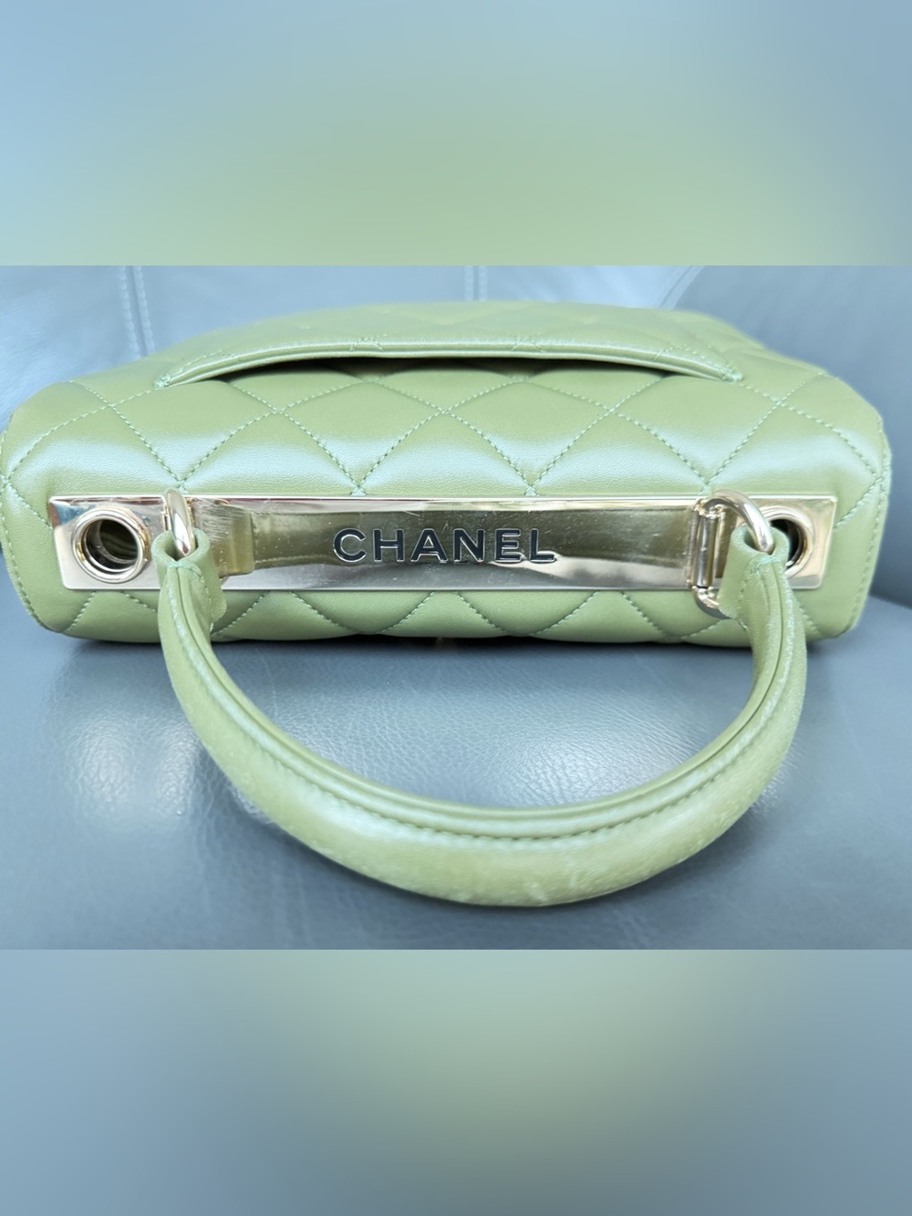 CHANEL Trendy CC Top Handle Olive Green Quilted Shoulder Bag with Gold Hardware - Picture 14 of 17